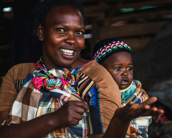 photo of Kenyan woman and child